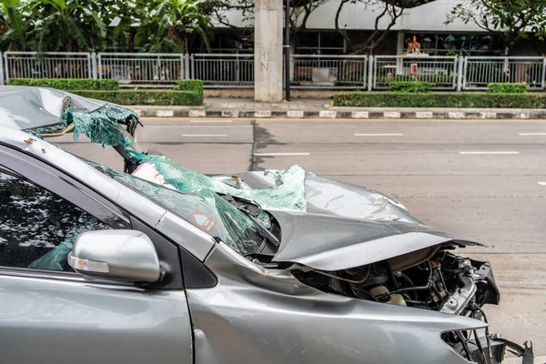 Autonehoda Silnici Poškozené Automobily Srážce Městě Stock Snímky