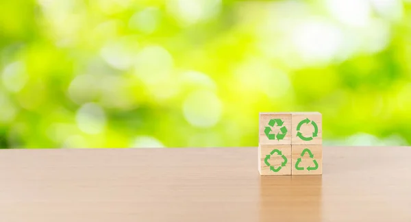 Concept Durabilité Protection Environnement Cube Bois Avec Durabilité Environnement Économie Images De Stock Libres De Droits