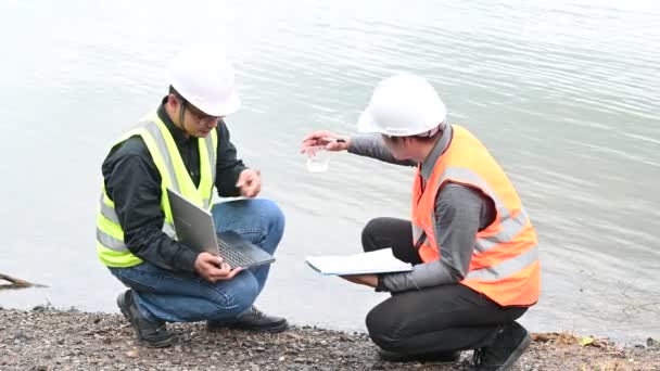 Environmental Engineers Inspect Water Quality Bring Water Lab Testing Check — Stock Video