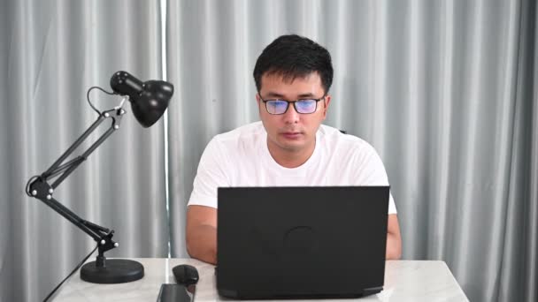 Empresário Asiático Trabalhando Casa Férias Trabalho Partir Casa Conceito Traga — Vídeo de Stock