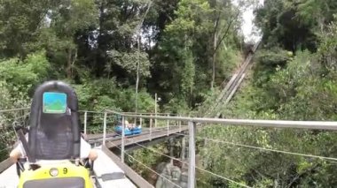 Vietnam 'da insanlar paten Coster oynuyor. 