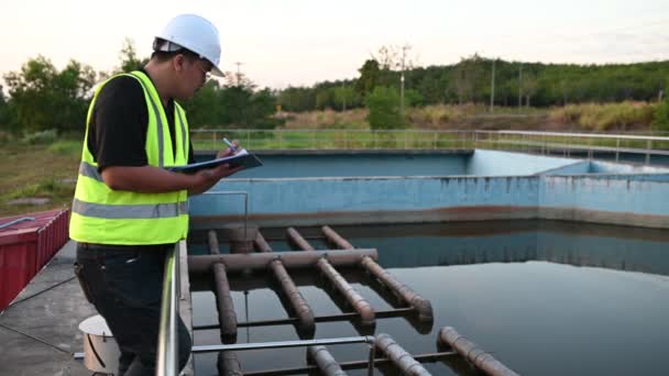 Environmental Engineer Work Wastewater Treatment Plants Water Supply Engineering Working — Stock Video