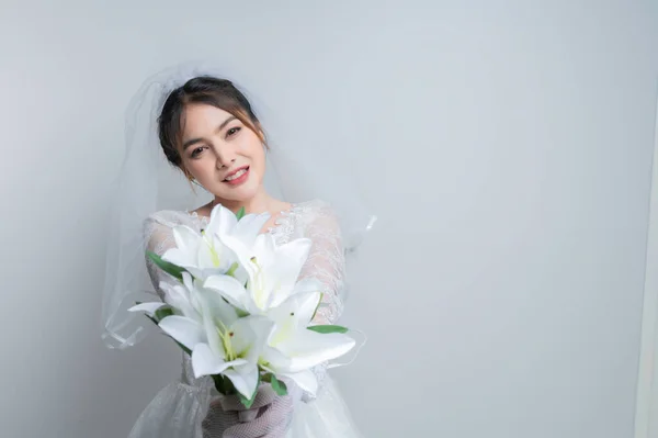 Portrait Asian Woman Wear Bride Flower White Background Wedding Concept — 스톡 사진