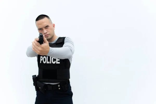Porträt Der Polizei Halten Waffe Der Hand Auf Weißem Hintergrund — Stockfoto