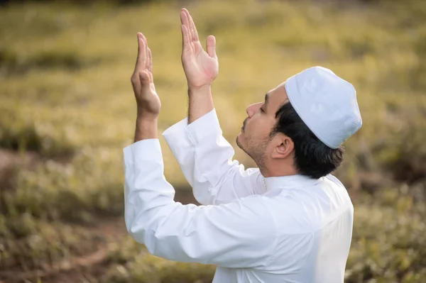 Aziatisch Islam Man Gebed Jong Moslim Bidden Ramadan Festival Concept — Stockfoto