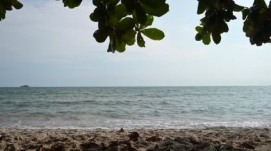 Tayland, Rayong 'daki deniz manzaralı plaj. 