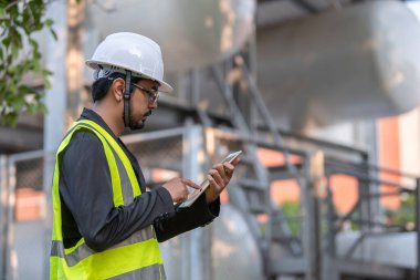 Mühendislerin çalıştığı yer sıvı helyum, önleyici bakım programı kontrolü, Taylandlılar