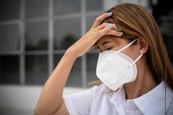 Mujer Asiática Usar Máscara N95 Para Proteger Polvo Concepto Ecología —  Fotos de Stock