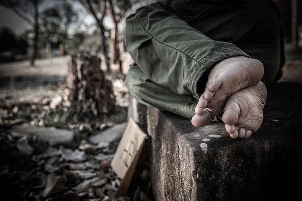 Aziatisch Man Dakloos Zijweg Een Vreemdeling Heeft Leven Weg Alleen — Stockfoto