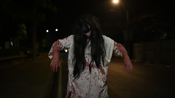Conceito Mulher Terror Fantasma Estrada Cidade Espírito Vingativo Rua Cidade — Vídeo de Stock
