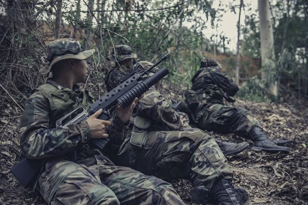 Team Armé Soldat Med Kulspruta Rör Sig Skogen Thai Milis — Stockfoto