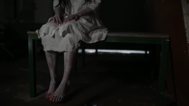 Retrato Mujer Asiática Maquillaje Fantasma Escena Terror Aterradora Para Fondo — Vídeo de stock