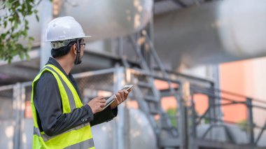 Mühendislerin çalıştığı yer sıvı helyum, önleyici bakım programı kontrolü, Taylandlılar