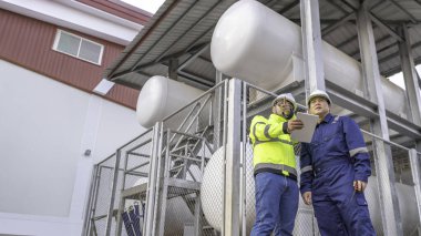 Mühendisler ve denetçiler sıvı helyum, önleyici bakım takvimi kontrolü, Taylandlılar, teknik sorunlara danışmanlık