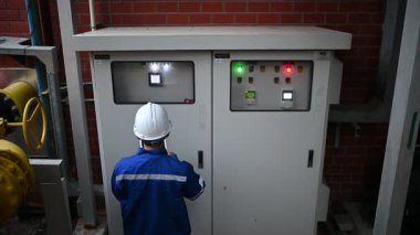 Mühendis Endüstriyel Soğutma Sistemi, Fabrika Teknisyeni Performans Bakımı, Üretim Tesisinde İzleme Makinesi