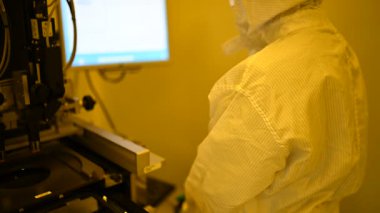 Laboratuvar, Araştırma Deneyi Mikroskop, Laboratuar Çalışmaları ve Örnekleme, Bilimsel Araştırma Süreci Bilimadamı.