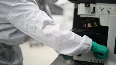 Laboratuvar, Araştırma Deneyi Mikroskop, Laboratuar Çalışmaları ve Örnekleme, Bilimsel Araştırma Süreci Bilimadamı.