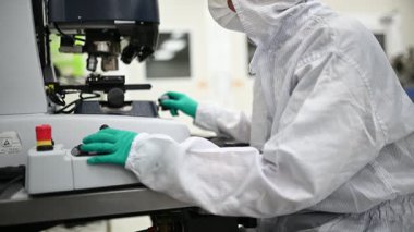 Laboratuvar, Araştırma Deneyi Mikroskop, Laboratuar Çalışmaları ve Örnekleme, Bilimsel Araştırma Süreci Bilimadamı.