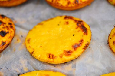 Ev yapımı tatlılar. El yapımı şekerlemeler. Portekiz 'den tatlı ve kekler. Gastronomi Portekiz. Pasta dükkanı..