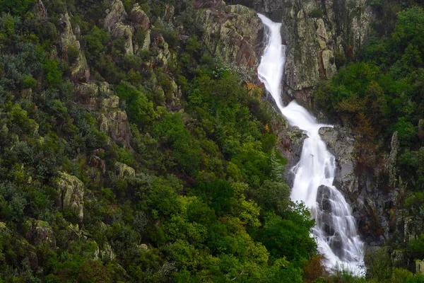 Czysty Wodospad Las Hurdes — Zdjęcie stockowe