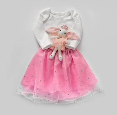 Güzel bebek kıyafetleri seti, yeni doğan kıyafetleri, etek. Çocuk kıyafeti..