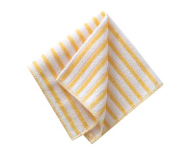 Ev peçeteleri beyazın üzerine katlandı. Terry bez, toz bezi, temizlik havlusu seti. Temizlik malzemesi. Ev işi, banyo lifleri, cam temizleyici. Mutfak giysileri..