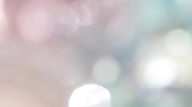 Güzel parlayan yeşil pembe doğal arka plan, bulanık yeşillik arka plan, tatil söndürülmüş ışıklar. 