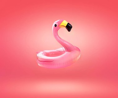 Pembe flamingo sineği, yaz tatili tatil beldesi sembolü. Havuz boş reklam alanı. İtiraz ediyorum..