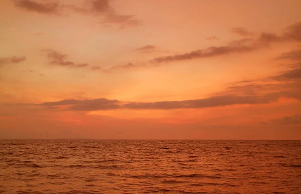 Surreale Pop Art Des Gradienten Orange Gefärbte Meereslandschaft Vor Sonnenaufgang — Stockfoto