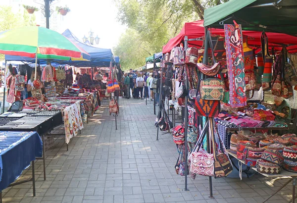 Vernissage Mercado Mercado Pulgas Livre Impressionante Centro Yerevan Armênia — Fotografia de Stock