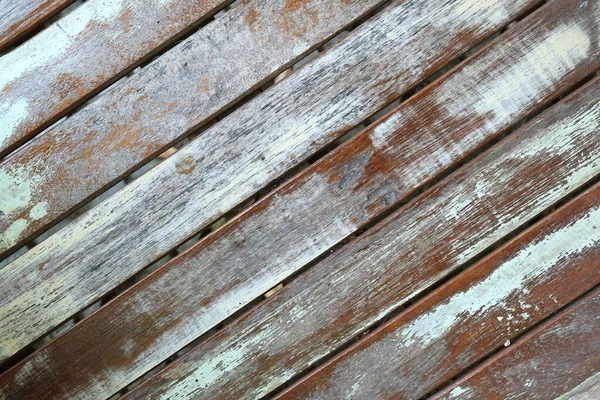 抽象的な背景のためのグランジ塗装木板の斜めのパターンのフロントビュー — ストック写真