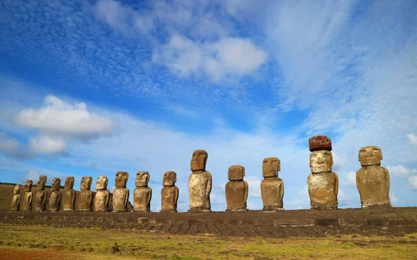 Incredibili Statue Gigantesche Moai Ahu Tongariki Più Grande Piattaforma Cerimoniale — Foto Stock