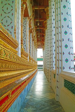 Bangkok, Tayland 'daki Wat Arun Budist Tapınağı Düzenleme Salonu Koridorunun Şaşırtıcı Detayları