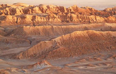 Valle de la Luna ya da Kuzey Şili 'nin Atacama Çölü' ndeki Ay Vadisi, dünyanın en kurak kutup dışı çölü.