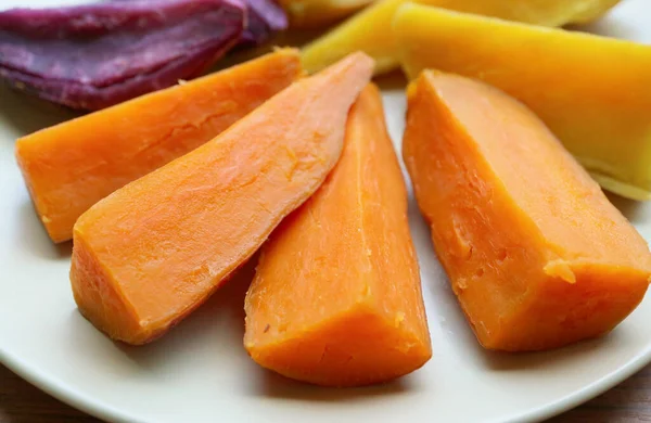 Plate Three Different Color Steamed Sweet Potatoes Good Source Healthy — ストック写真