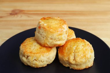 Lezzetli ev yapımı portakal aromalı çörekler.