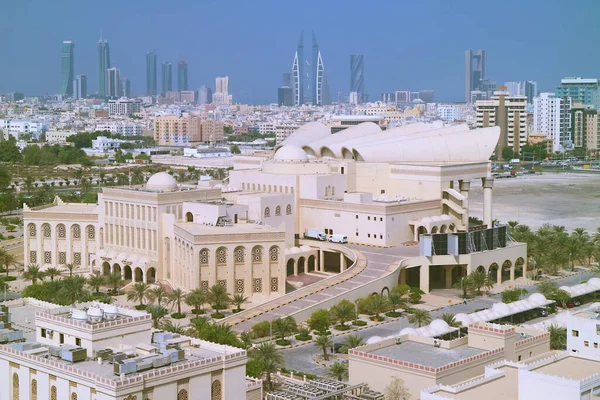 Úžasný Letecký Pohled Kulturní Centrum Isa Skupinou Ikon Backdrop Manama — Stock fotografie
