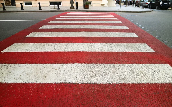 Paso Peatonal Urbano Rojo Blanco — Foto de Stock