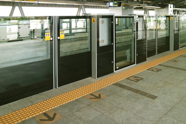 Half Height Barriers Platform Screen Doors Metro Station — Stock Photo, Image