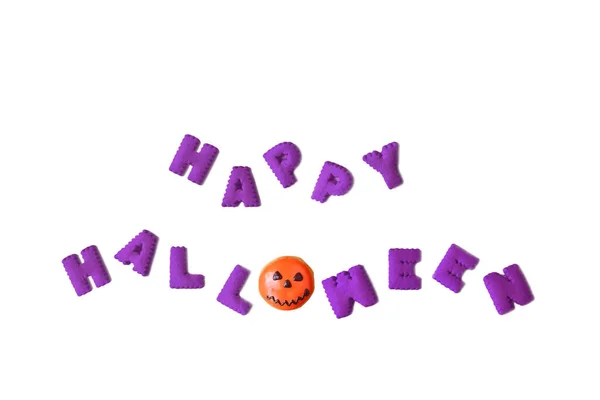 ホワイトバックグラウンドのアルファベットクッキーとジャック オランタン ドーナツで作られたHappy Halloweenタイポグラフィ — ストック写真