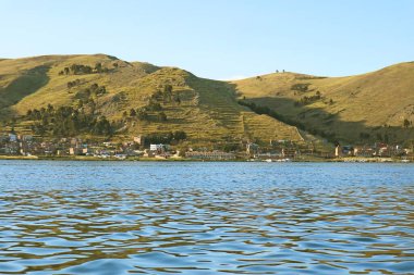 Titicaca Gölü kıyısındaki Puno kasabası Cruise Ship, Puno, Peru, Güney Amerika