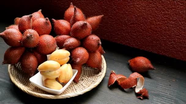 Filmati Cluster Con Salak Fruit Pelati Snakeskin Fruit Salacca Zalacca — Video Stock