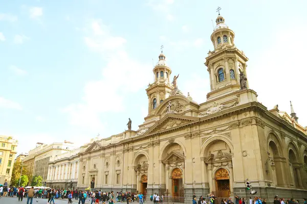 Santiagon Pääkaupunkiseudun Katedraali Hämmästyttävä Maamerkki Plaza Armas Aukiolla Santiagossa Chilen — kuvapankkivalokuva