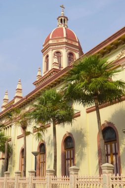 Santa Cruz Kilisesi, Tayland, Bangkok 'un Kudi Chin Mahallesi' nde meşhur bir Roma Katolik Kilisesi.