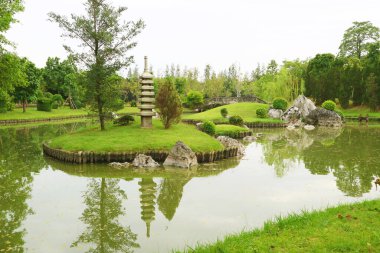 Kaplumbağa adalı güzel, huzurlu Japon Bahçesi