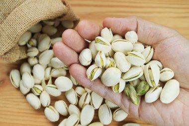 Elde Kızarmış Fıstık Yığını, Antioksidan ve Kalorili Düşük Kalorili Lezzetli Meyve