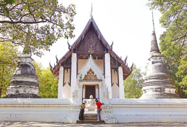 Wat Thammaram Ortaçağ Budist Tapınağı 'nın Güzel Mimari Detayları Kapanış Kapısı, Ayutthaya, Tayland
