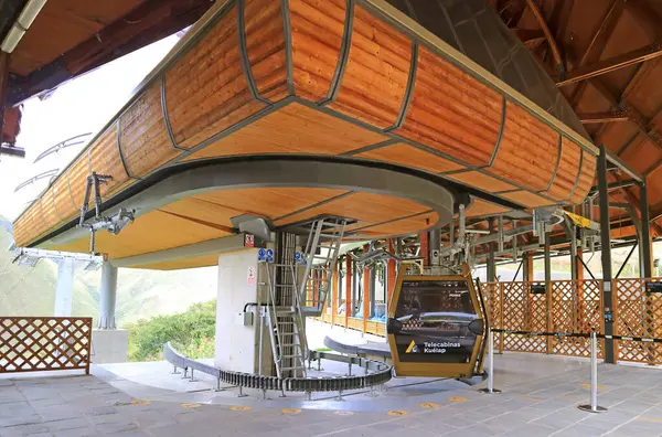 Amazon Bölgesi, Kuzey Peru, Güney Amerika 'daki Kuelap Kalesi Harabelerine Ulaşmak için Telekabinas Kuelap Kablo Otomobil Sistemi İstasyonu