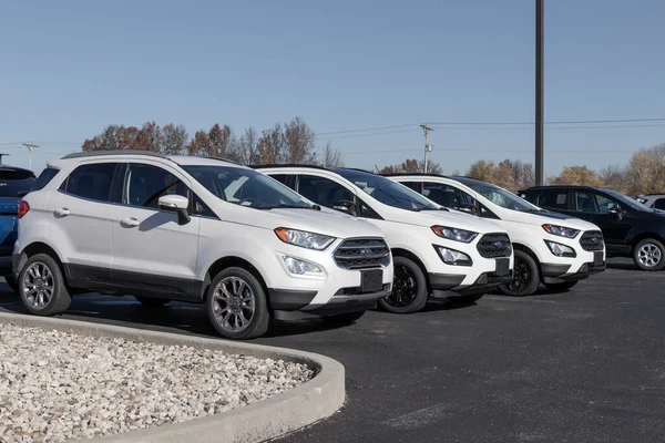 Brownsburg Sekitar November 2022 Ford Ecosport Ditampilkan Sebuah Dealer Ford — Stok Foto