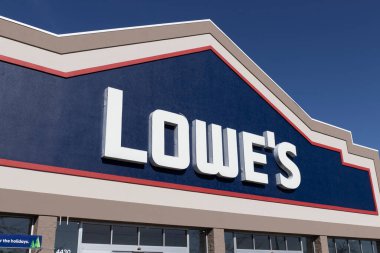FT Wayne - Kasım 2022: Lowe 'un Ev Geliştirme Deposu. Lowe 's ABD genelinde perakende ev geliştirme ve teçhizat mağazaları işletiyor..
